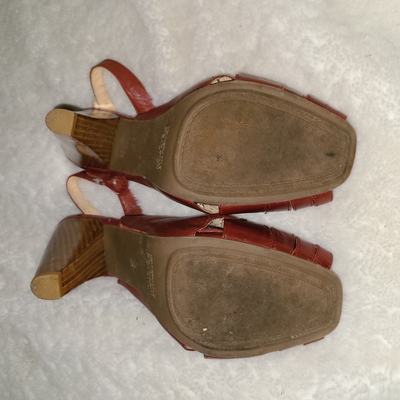 Kenneth Cole Reaction S. 9.5 Red Leather ♥️ Peep Toe Brown Wood Heel - Picture 6 of 8